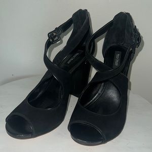 White House Black Market Size 10 Heels